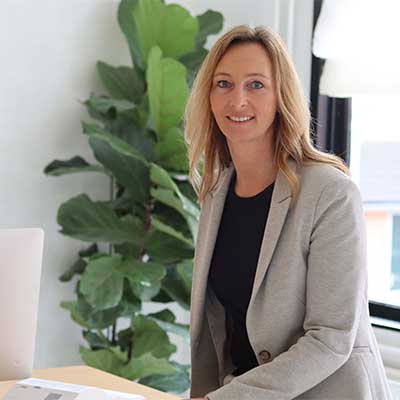 Simone van Dijk geeft bedrijfsjuridisch advies